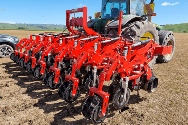 FarmChief Machinery Mechanical 8 Row Strip Till
